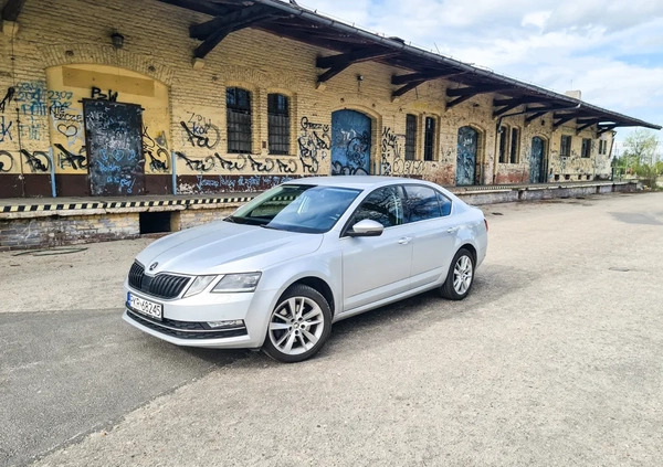 Skoda Octavia cena 47900 przebieg: 242000, rok produkcji 2017 z Krotoszyn małe 254